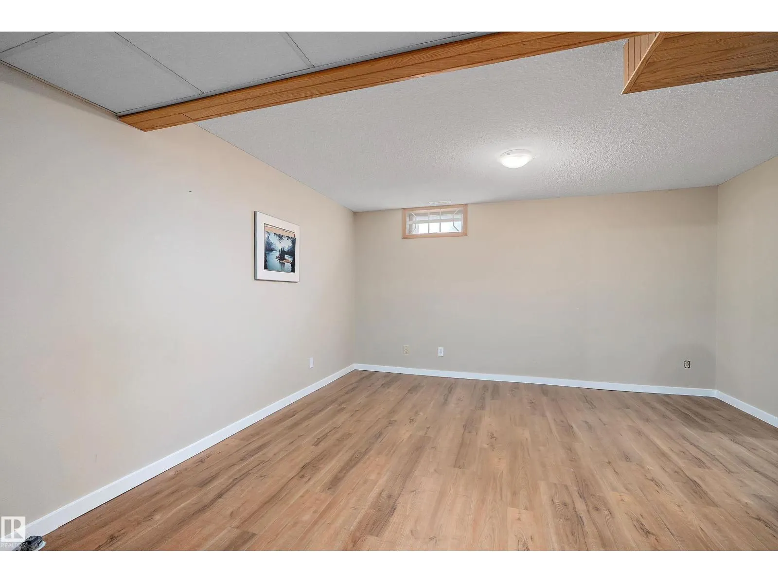 18211 80 AV NW