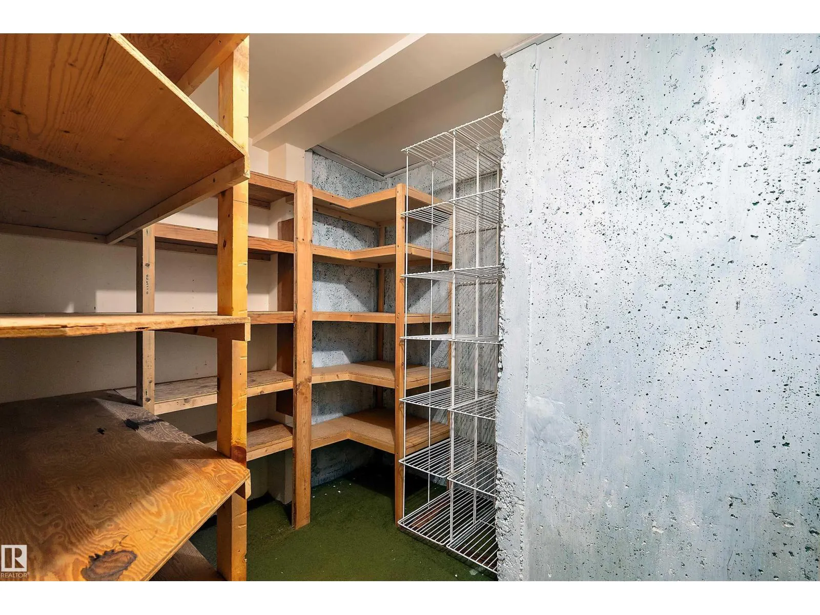 18211 80 AV NW
