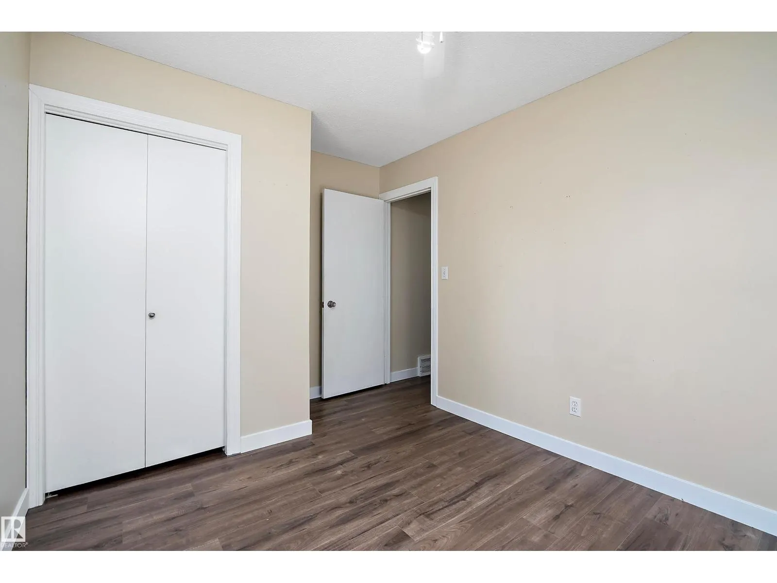18211 80 AV NW