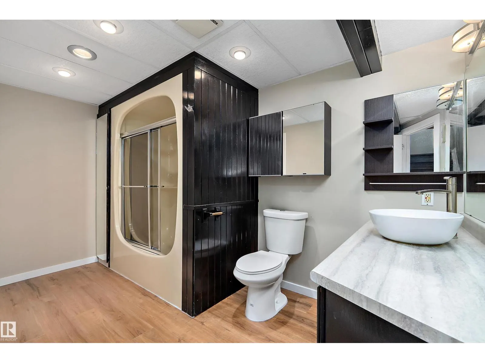 18211 80 AV NW