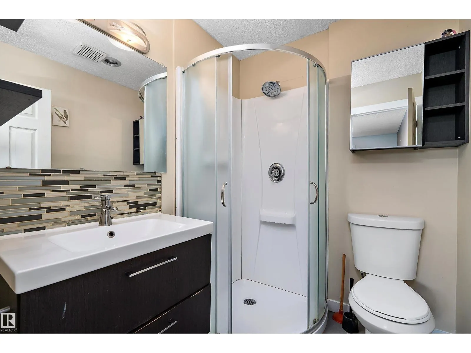 18211 80 AV NW