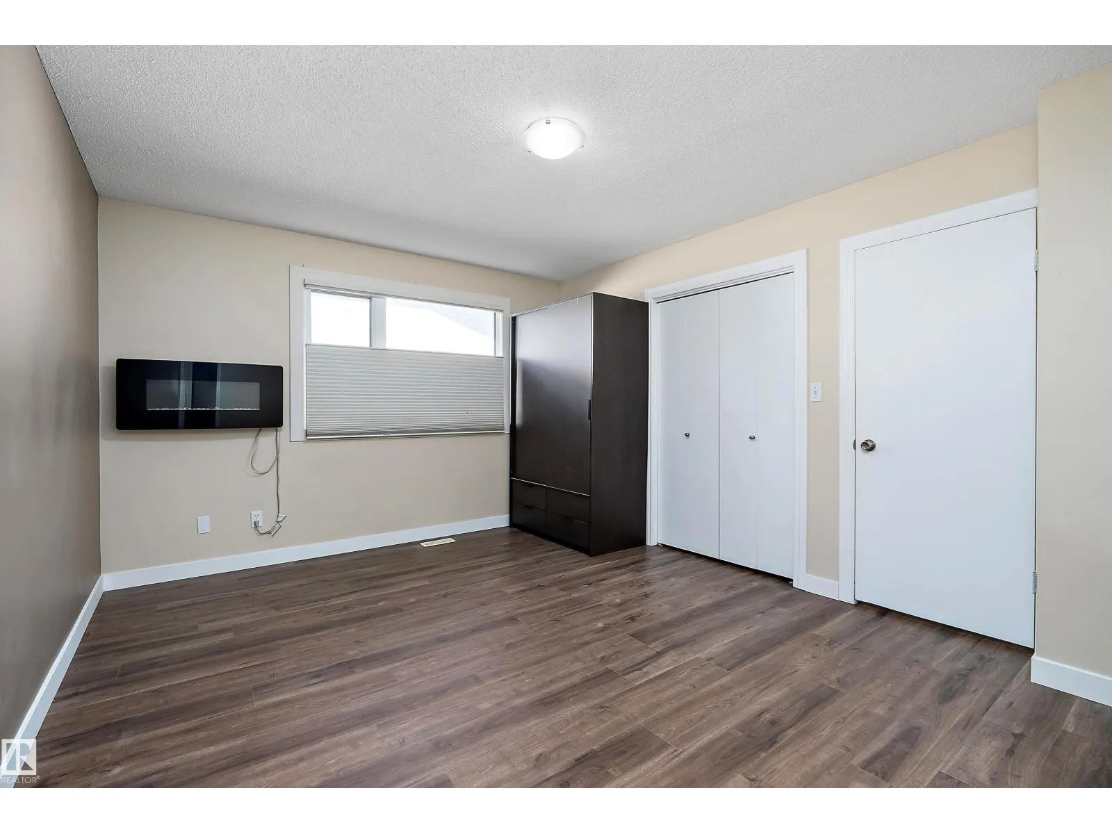18211 80 AV NW