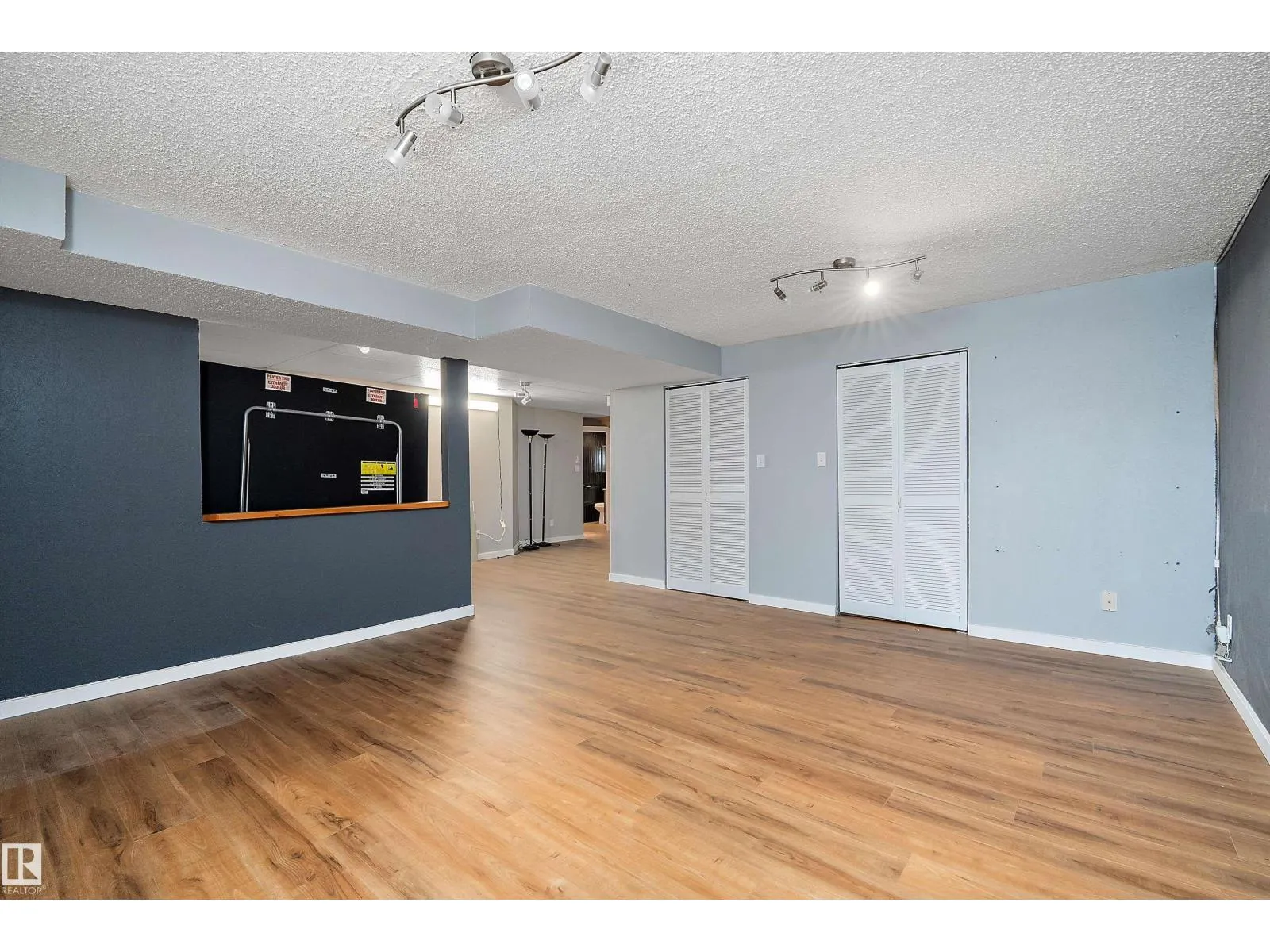 18211 80 AV NW