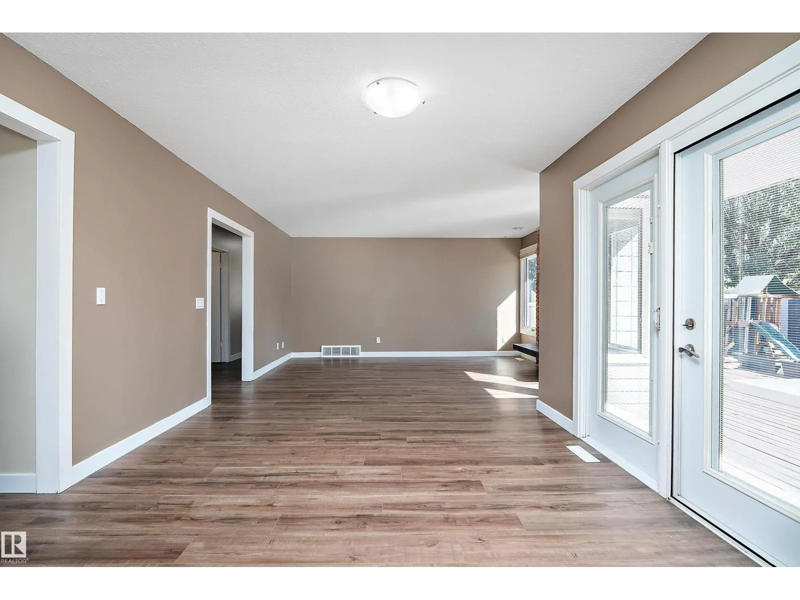 18211 80 AV NW