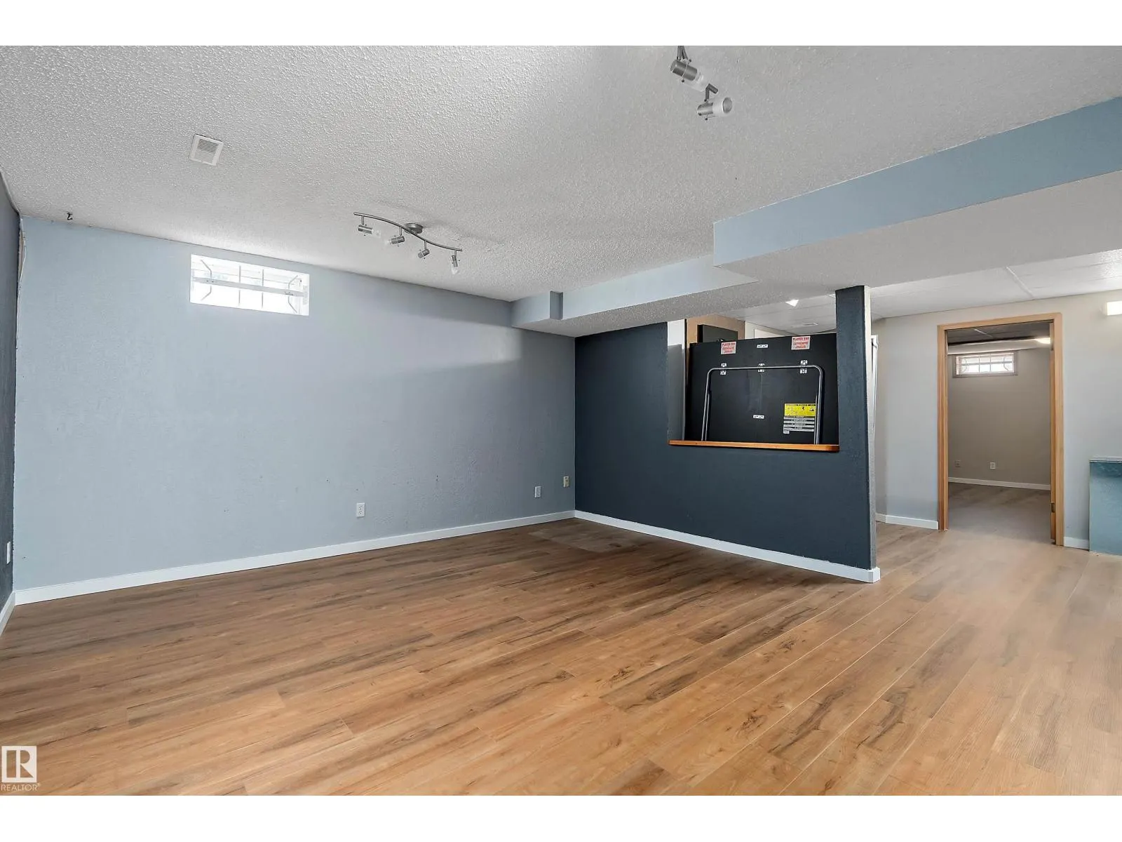 18211 80 AV NW