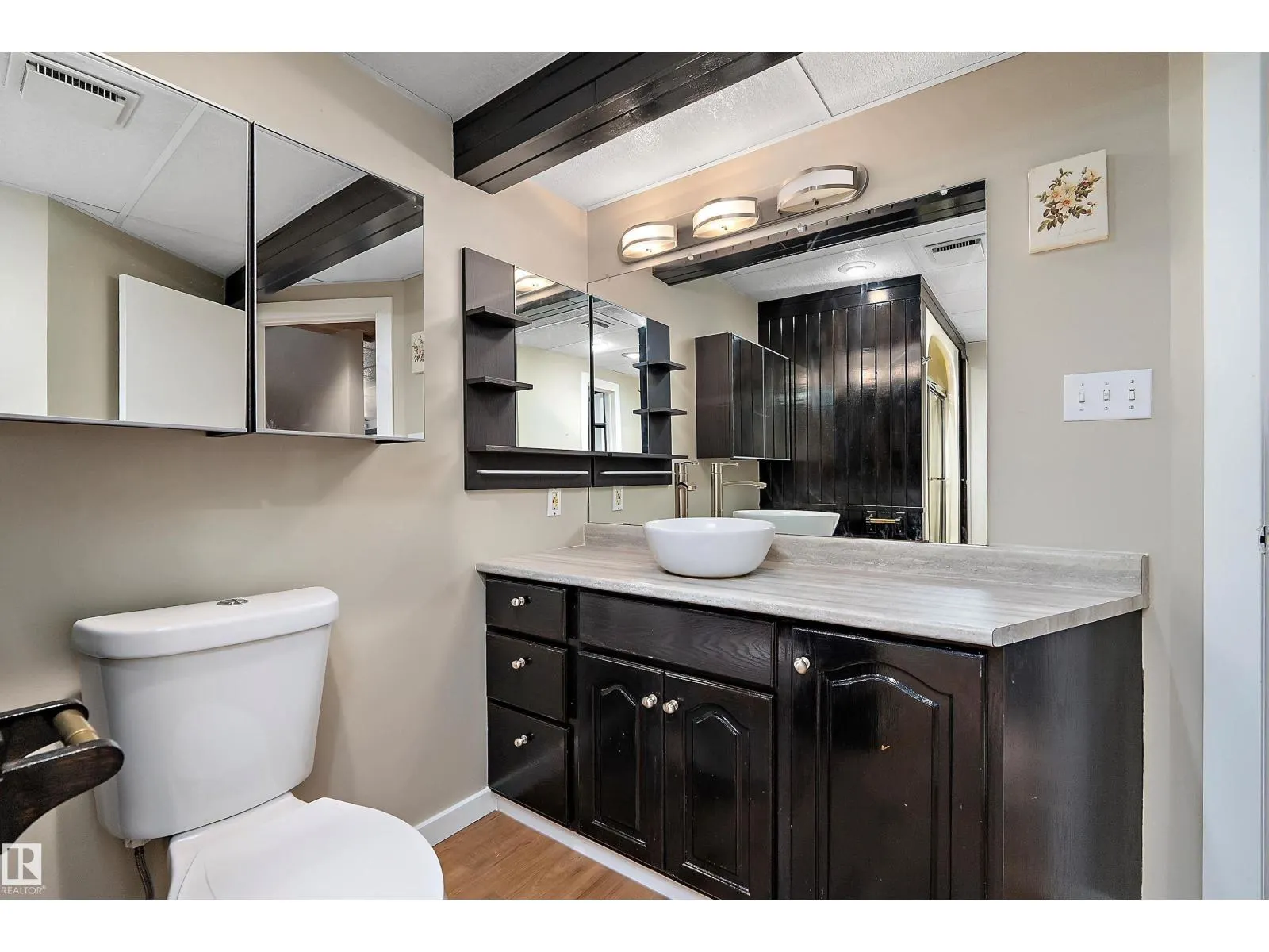 18211 80 AV NW