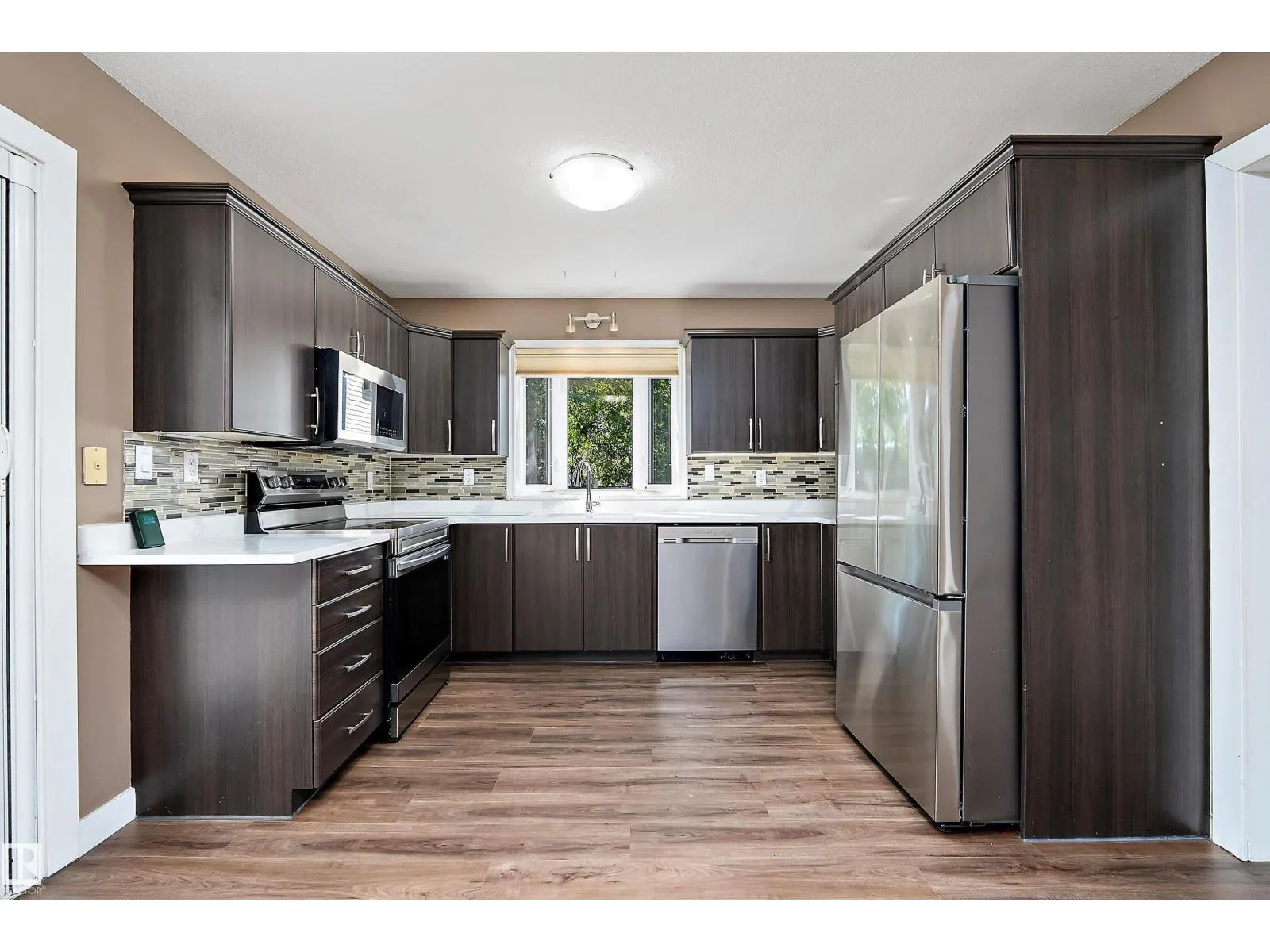 18211 80 AV NW