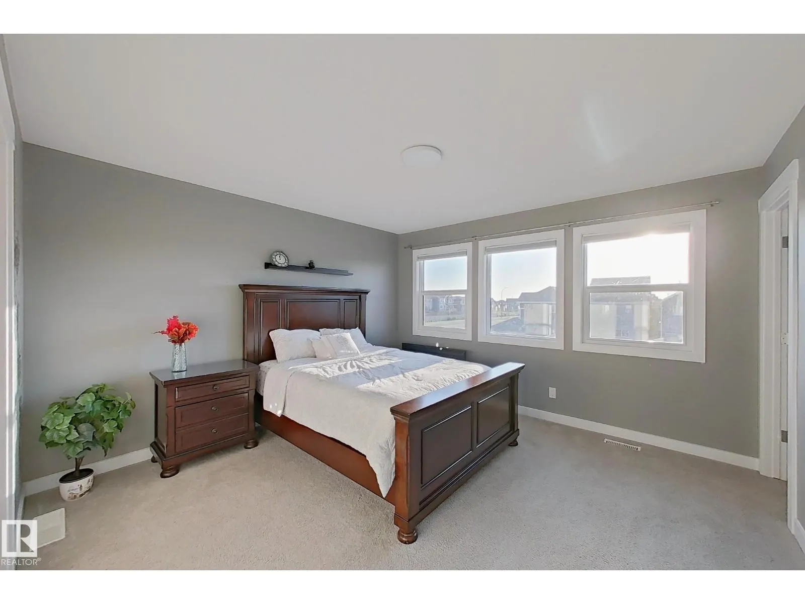 2336 70 ST SW