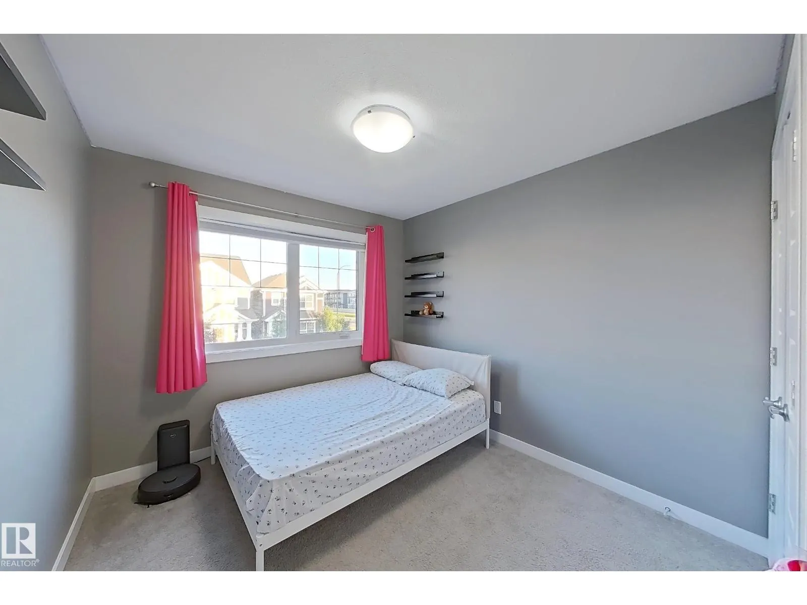 2336 70 ST SW