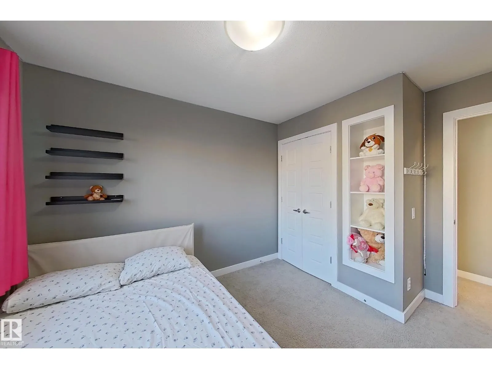 2336 70 ST SW
