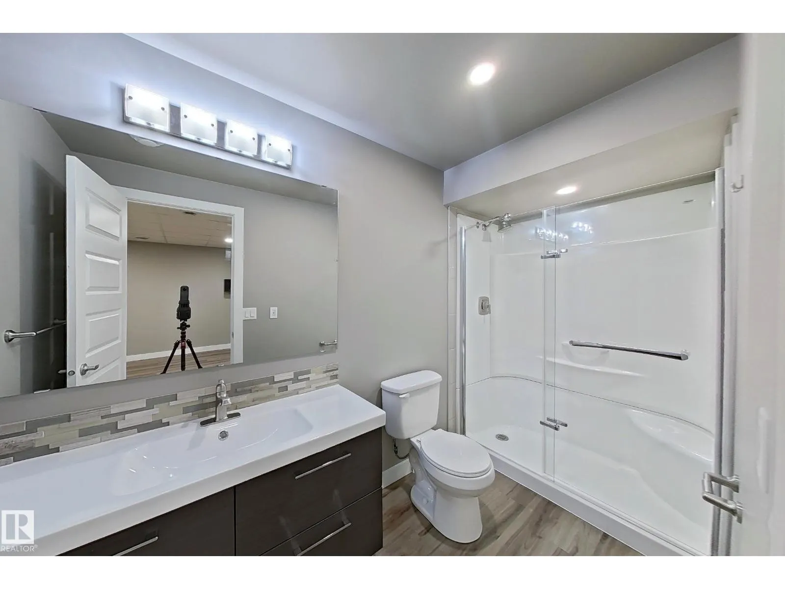 2336 70 ST SW