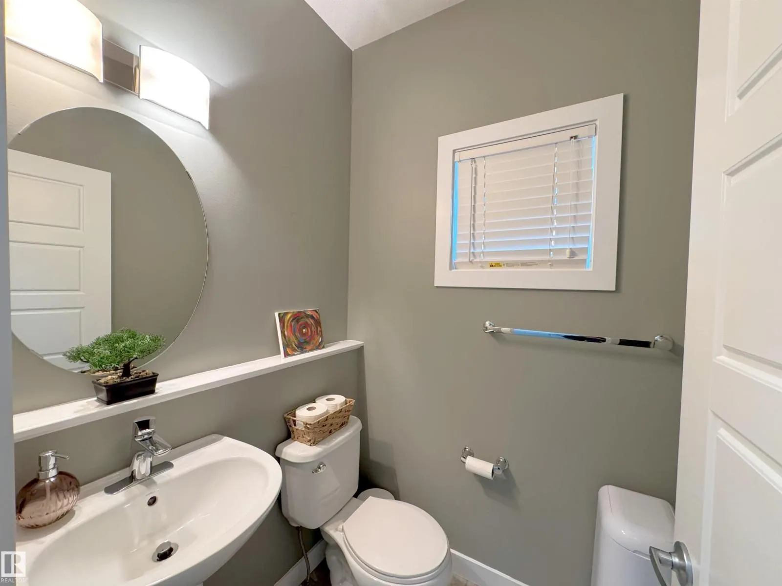 2336 70 ST SW