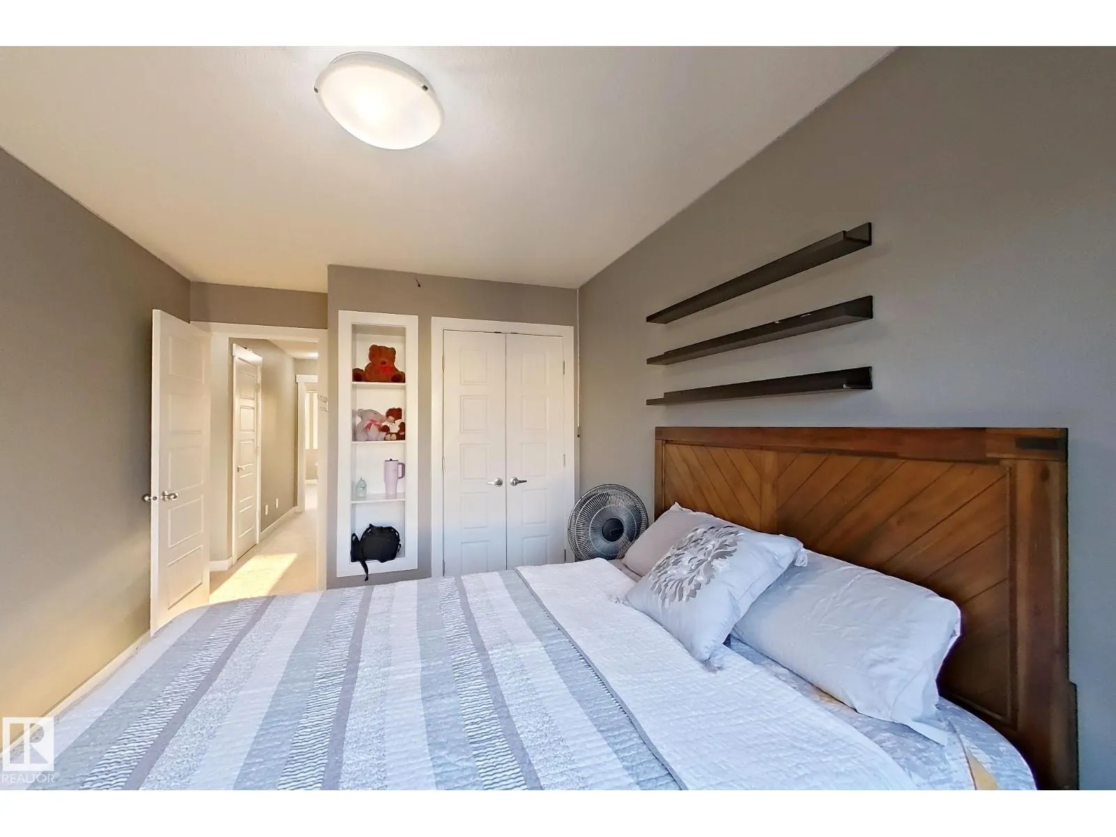 2336 70 ST SW
