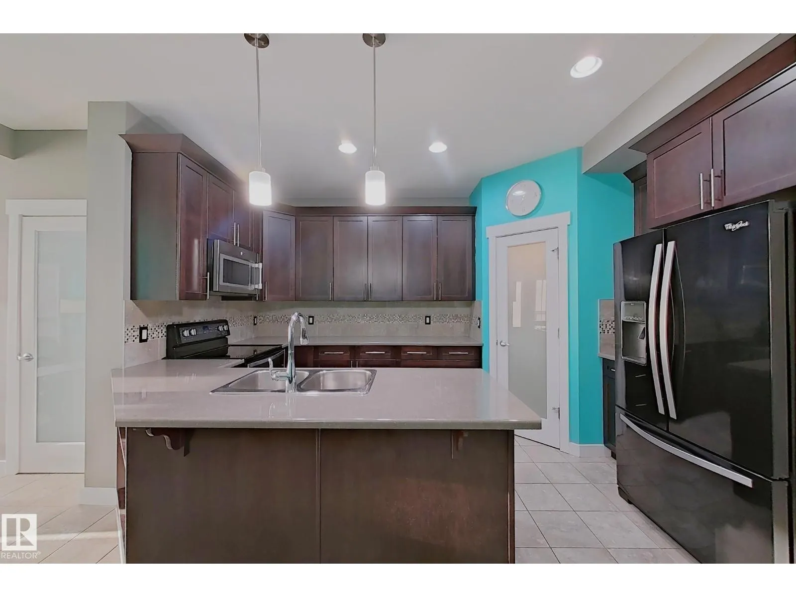 2336 70 ST SW