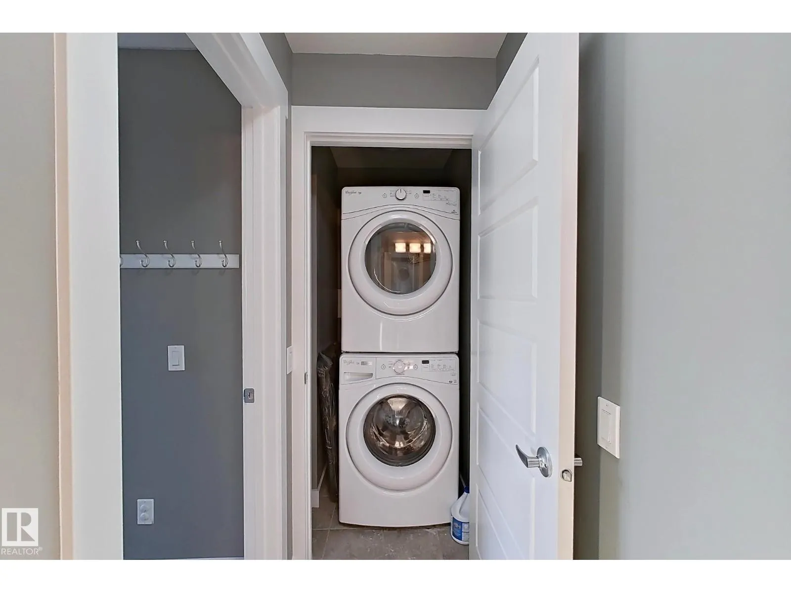 2336 70 ST SW