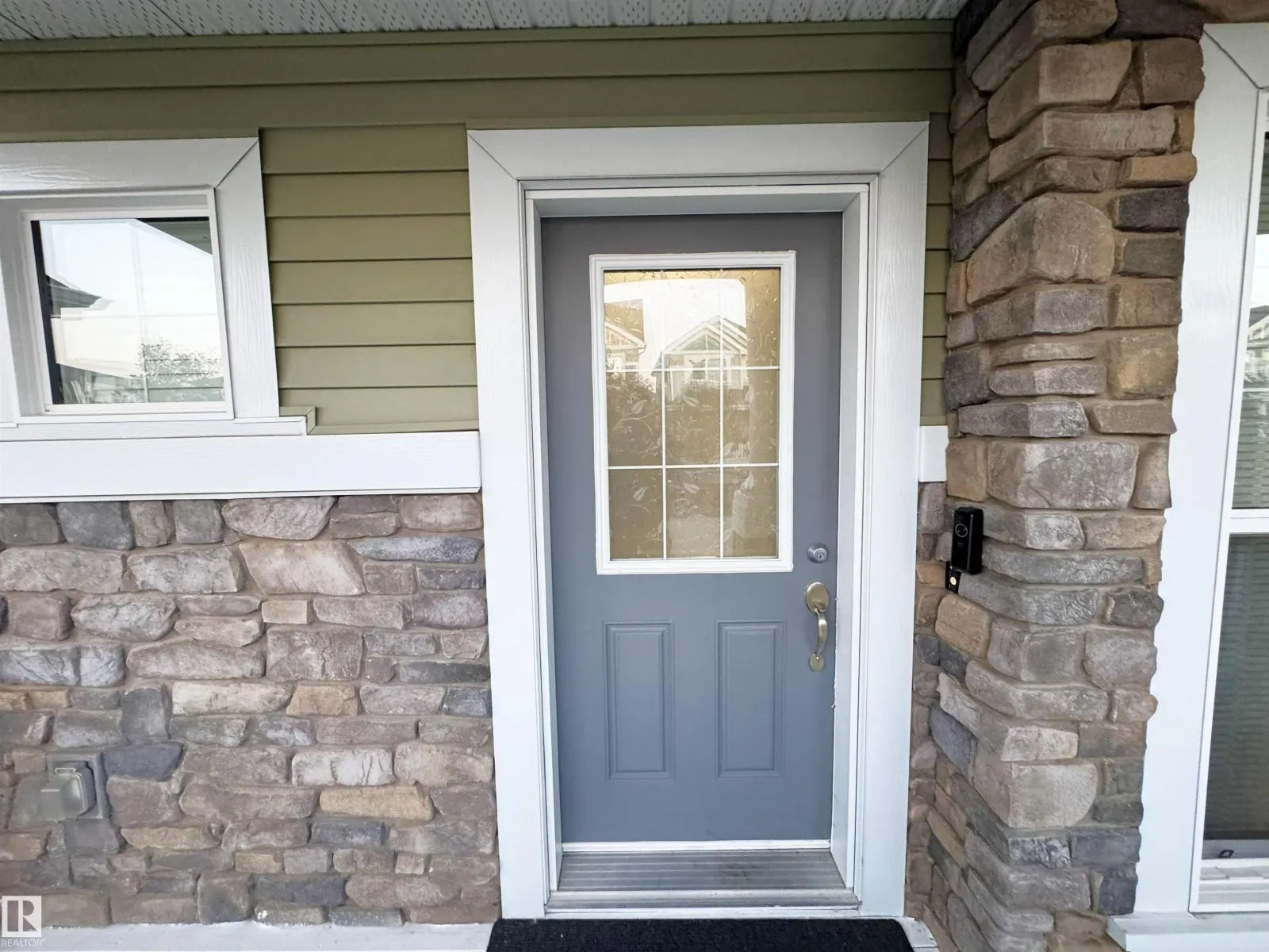 2336 70 ST SW
