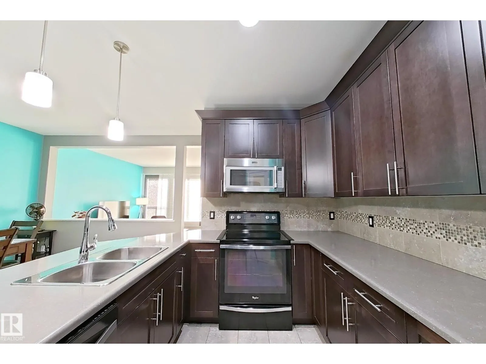 2336 70 ST SW