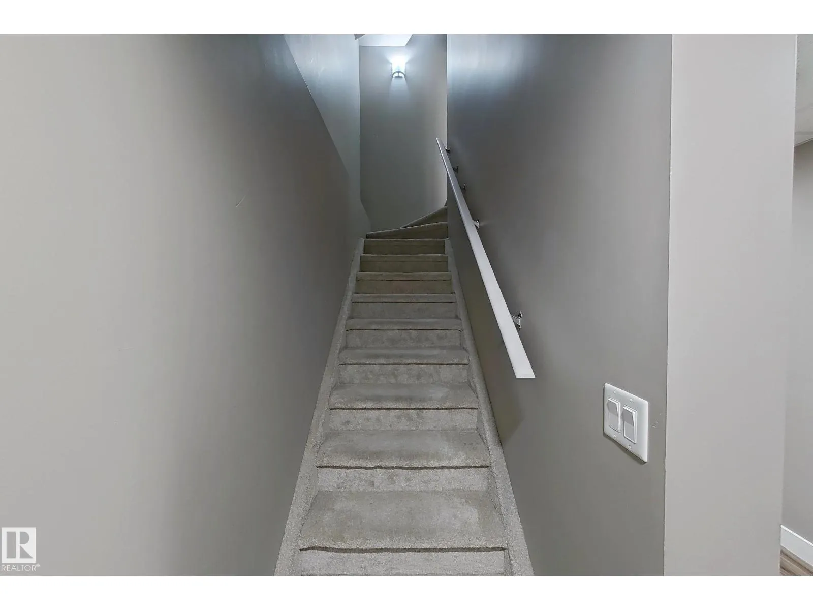 2336 70 ST SW