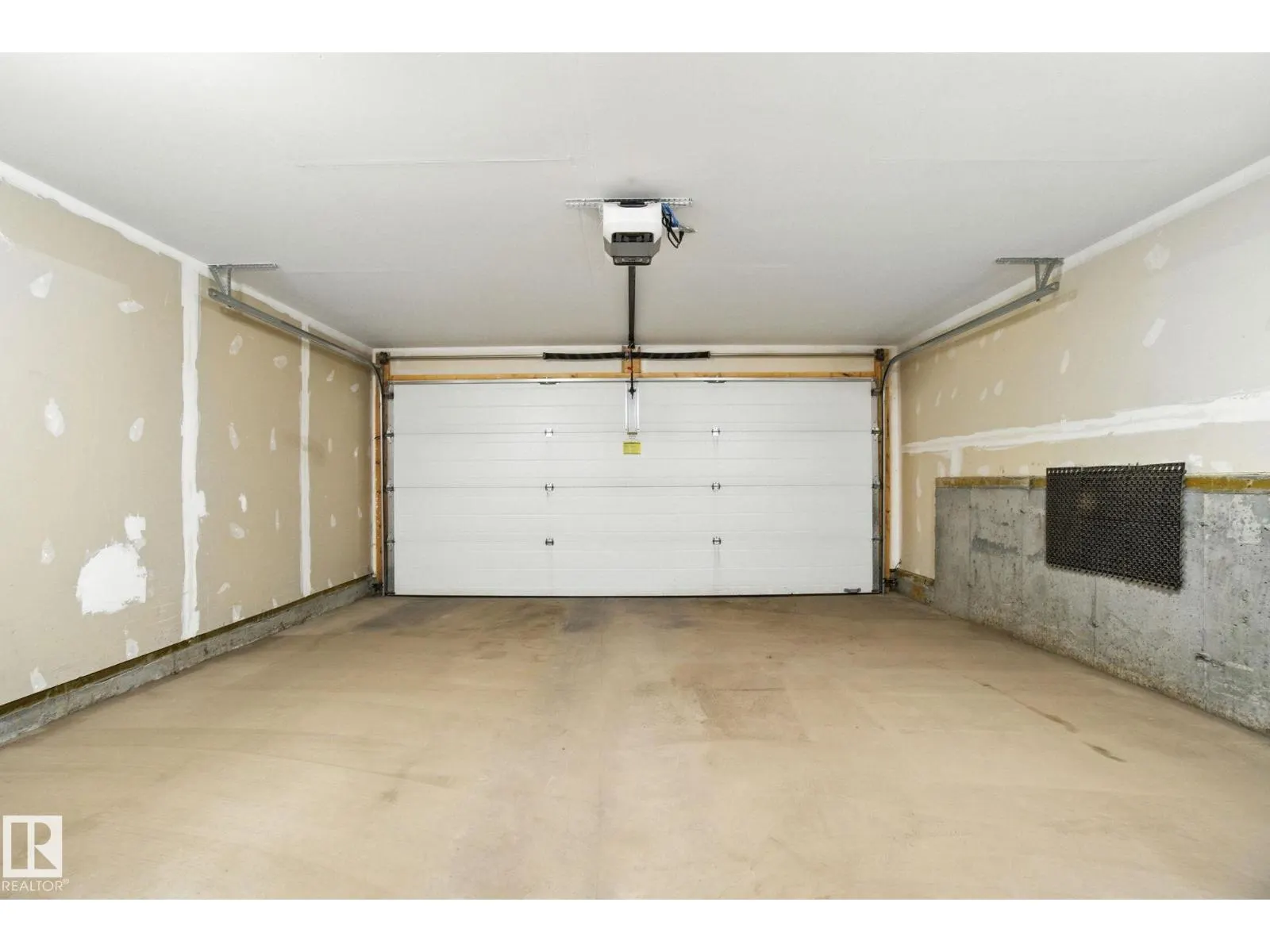 #124 2905 141 ST SW