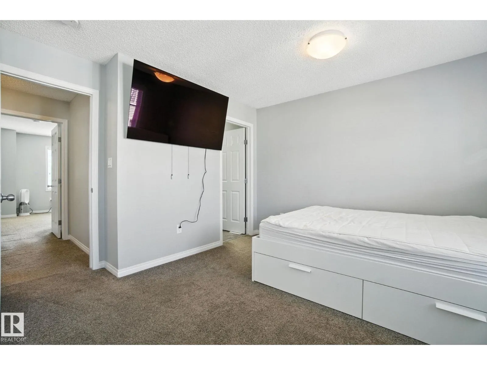 #124 2905 141 ST SW