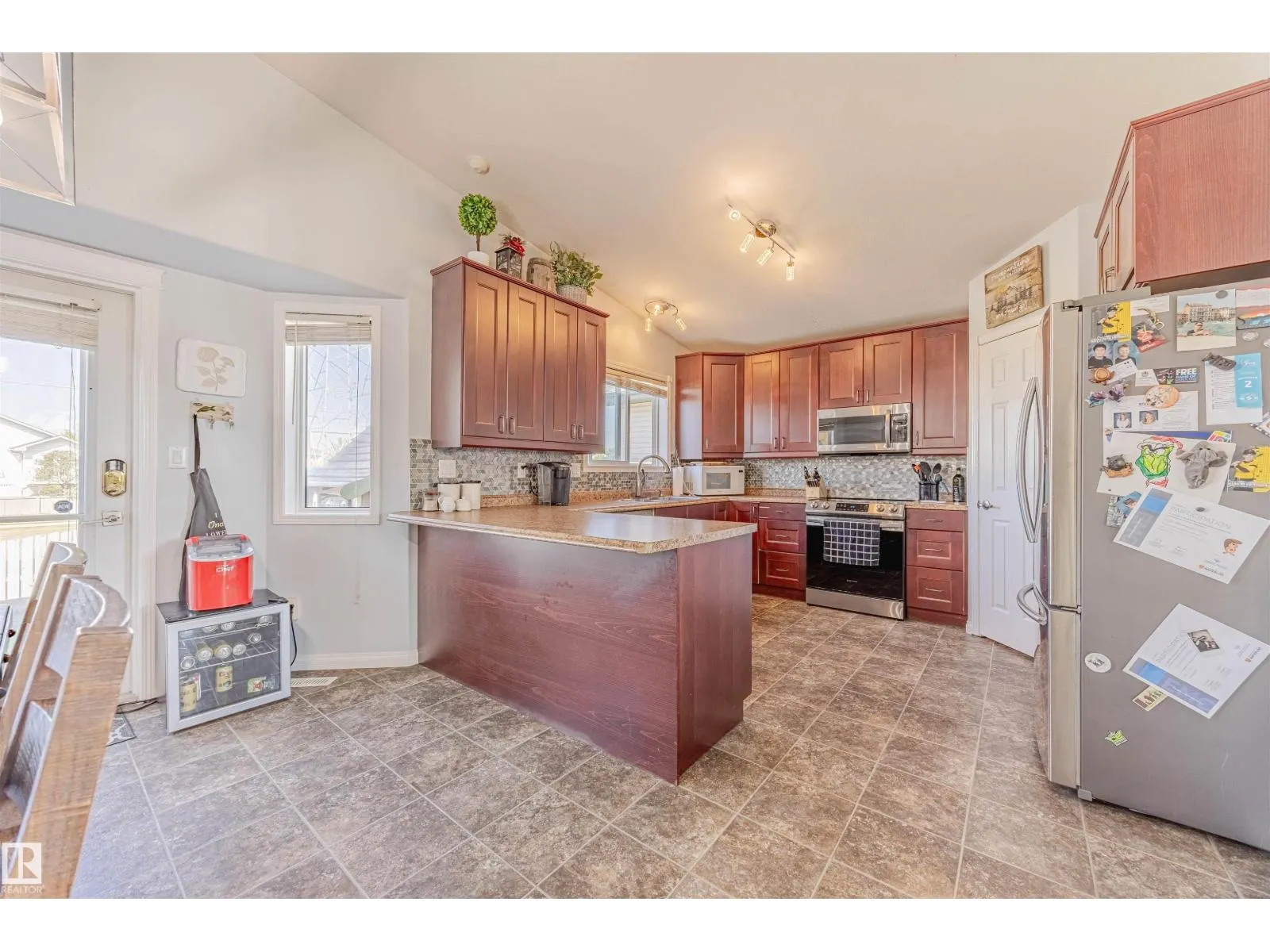 7808 163 AV NW