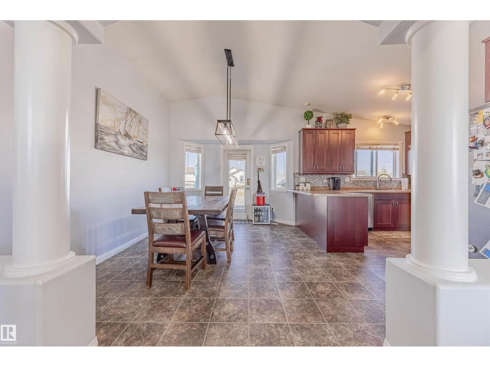 7808 163 AV NW