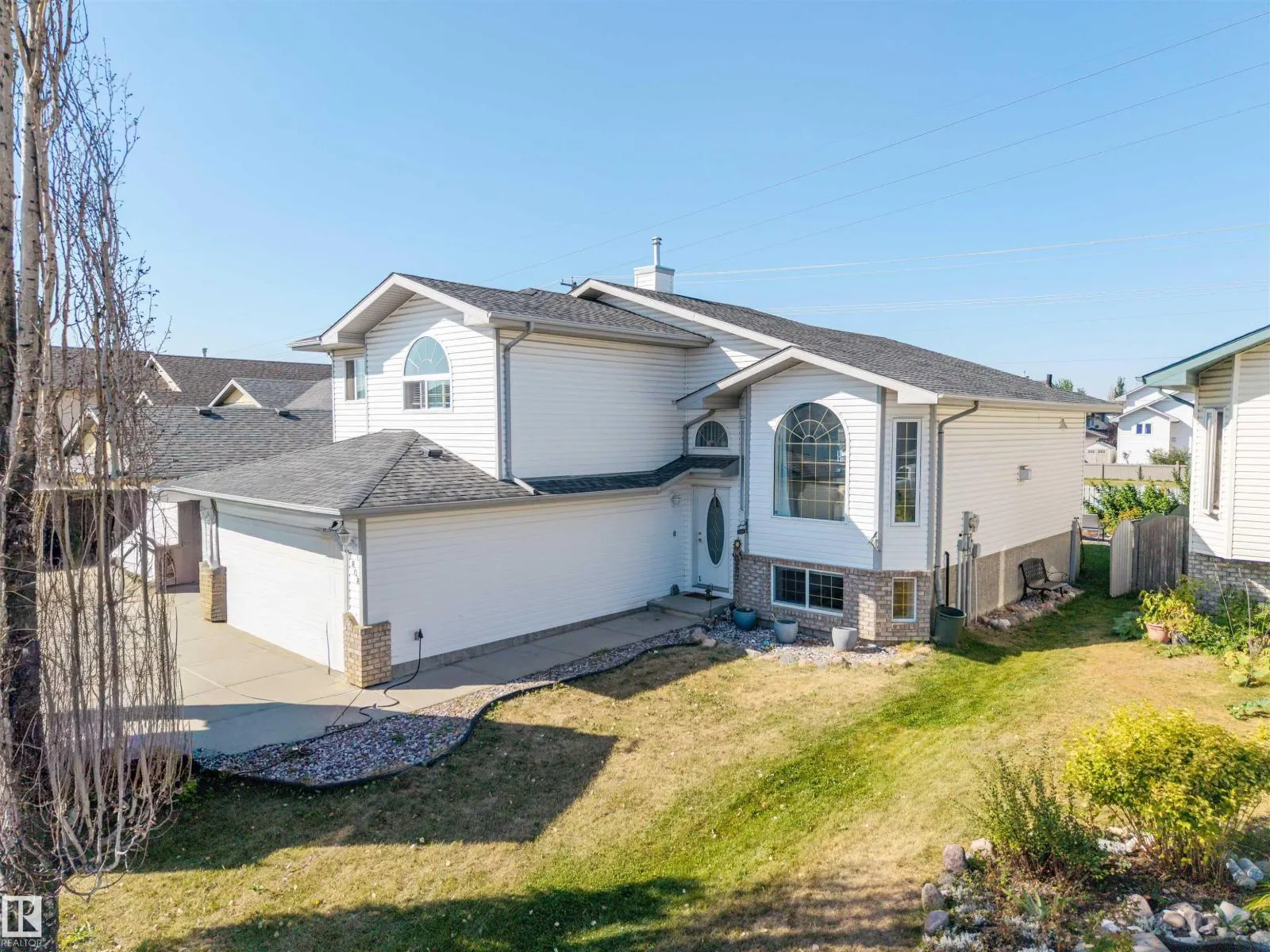 7808 163 AV NW