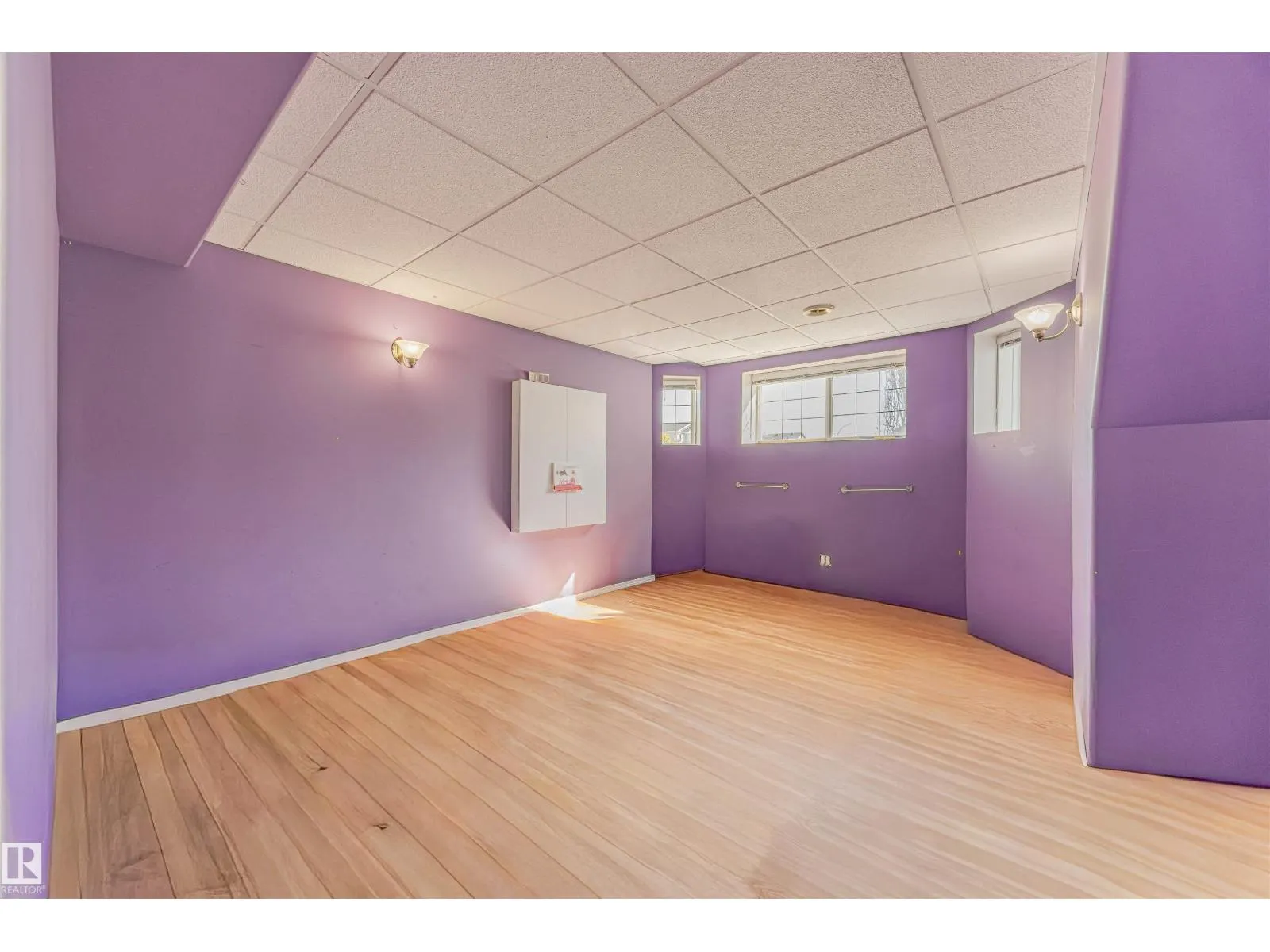 7808 163 AV NW