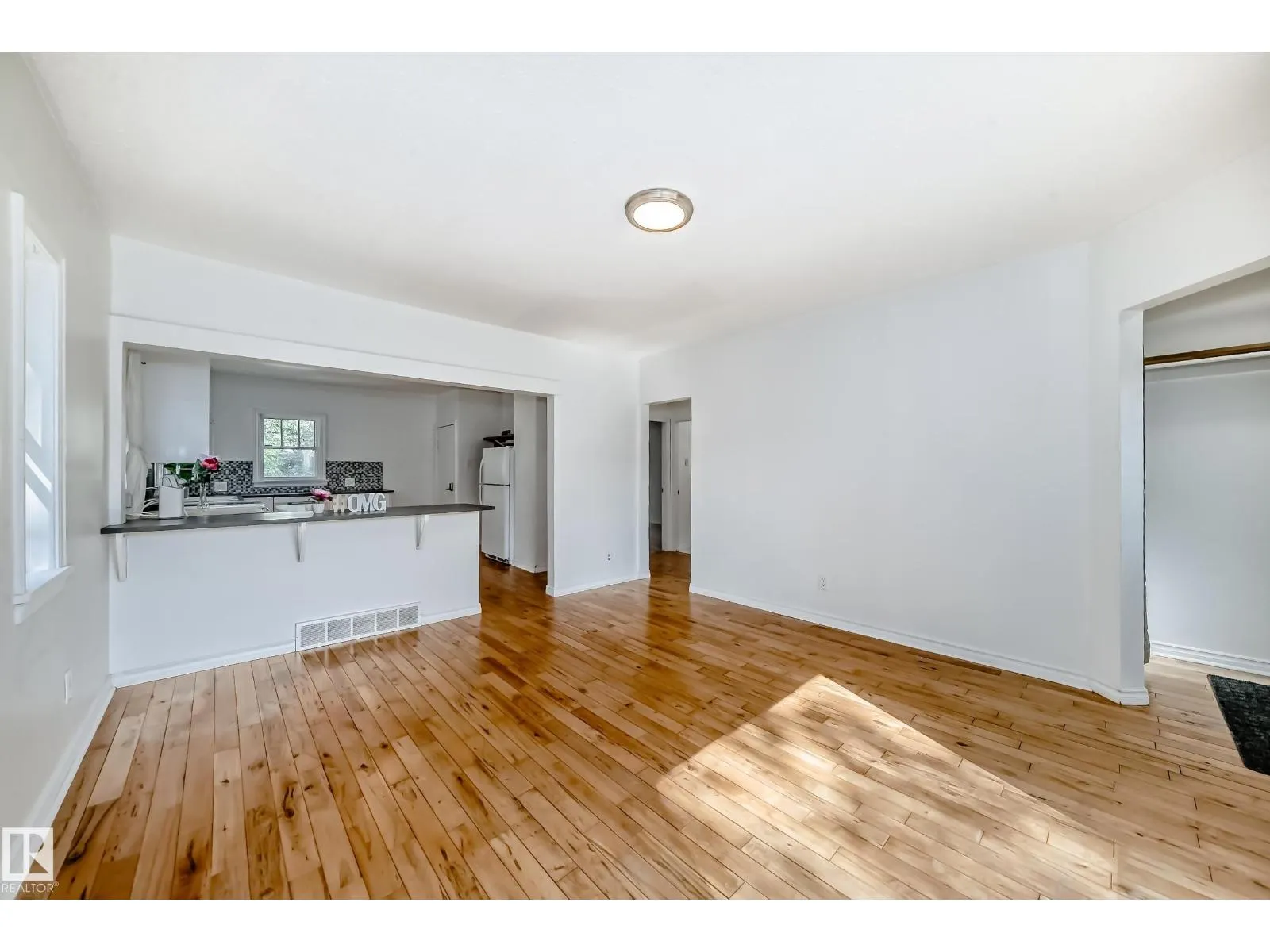 10510 79 AV NW