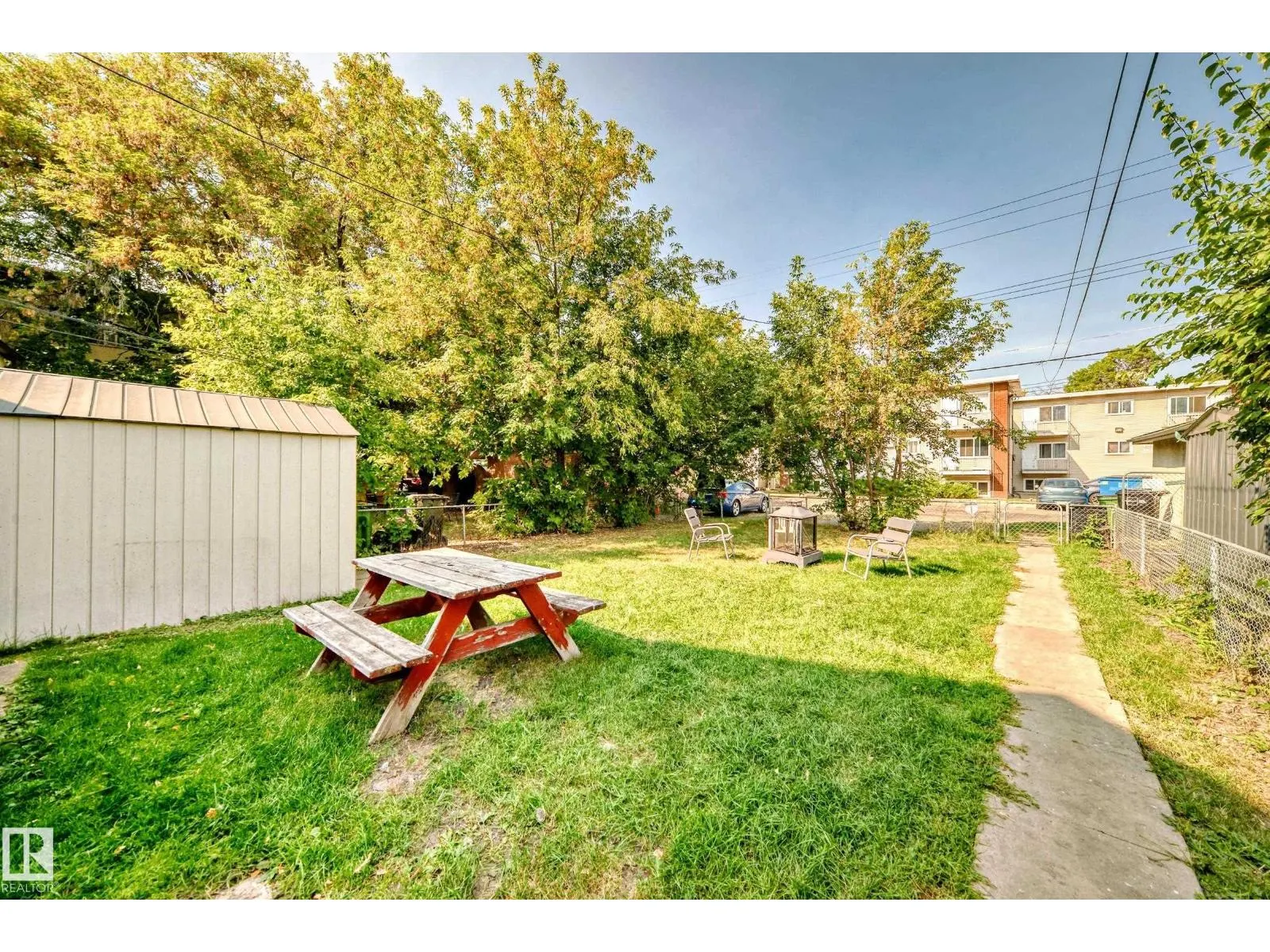 10510 79 AV NW