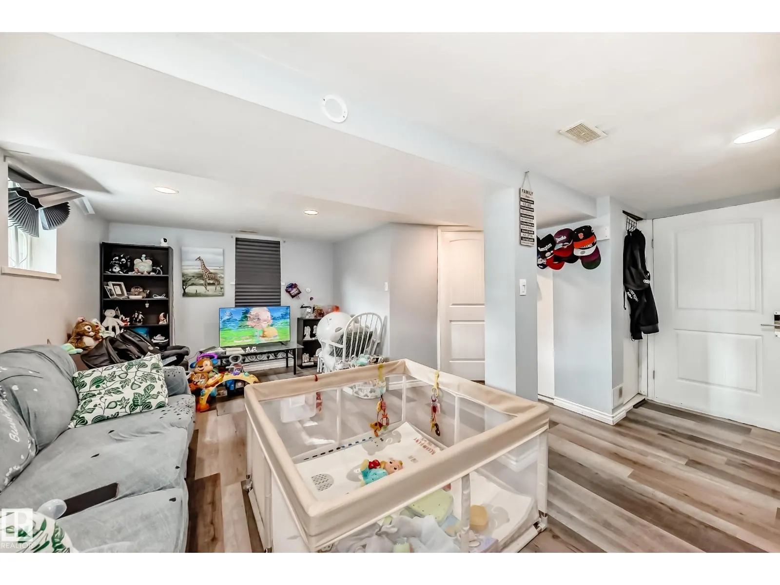 10510 79 AV NW