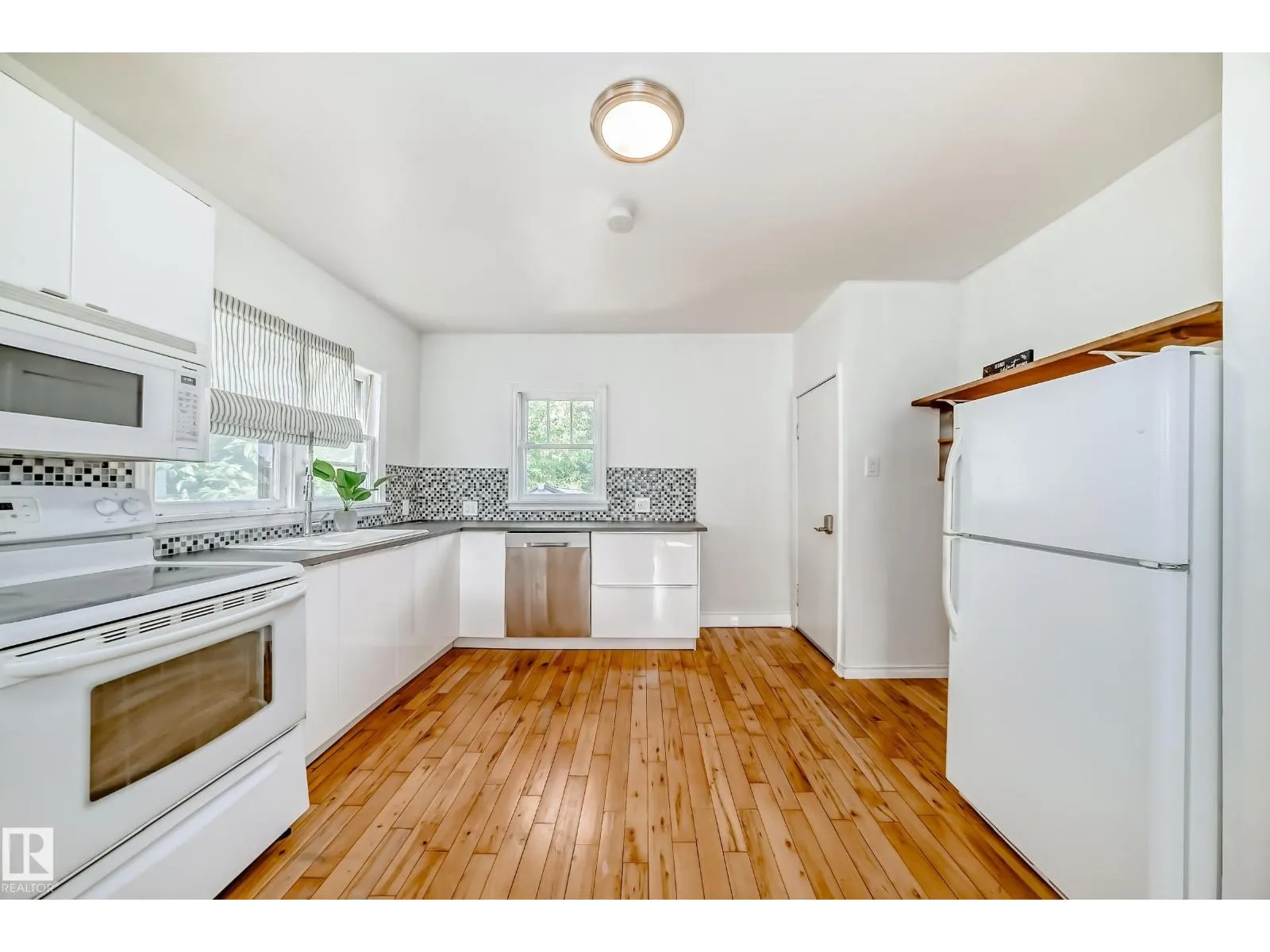 10510 79 AV NW