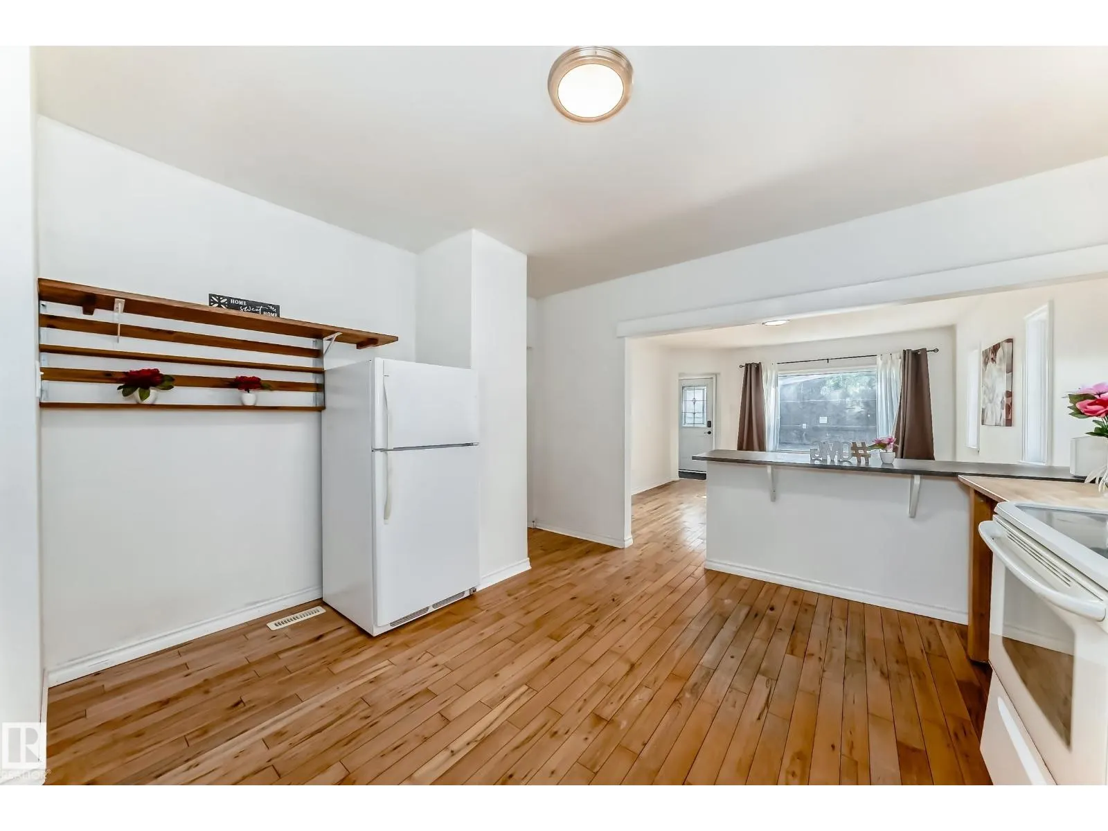 10510 79 AV NW