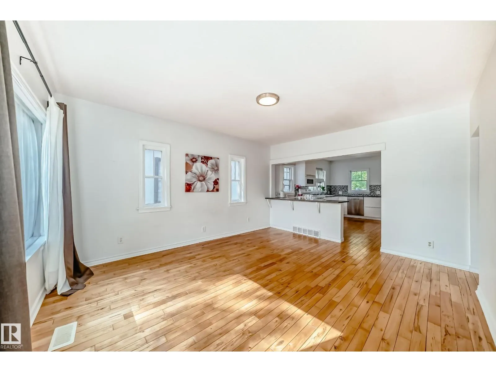 10510 79 AV NW