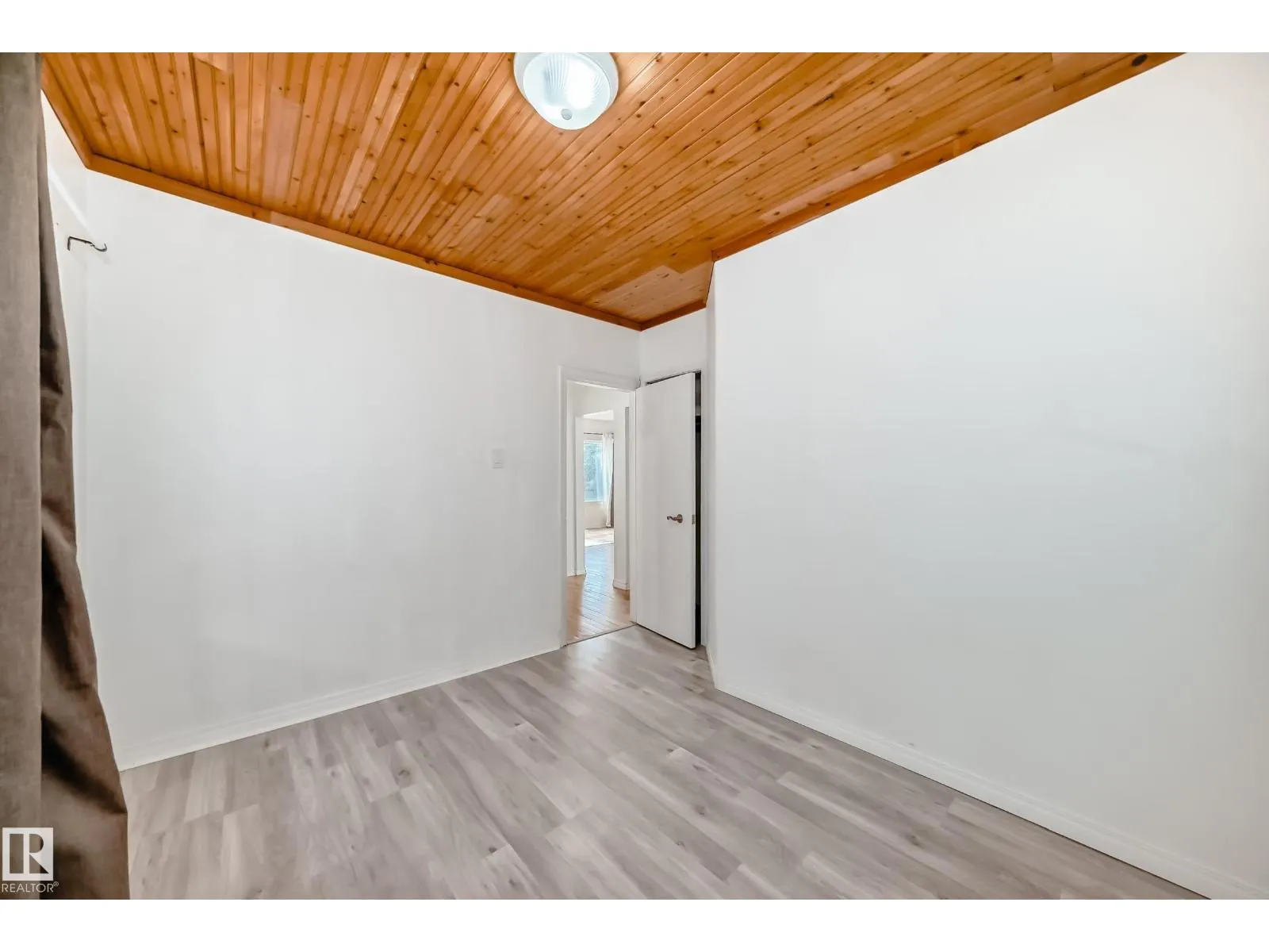 10510 79 AV NW