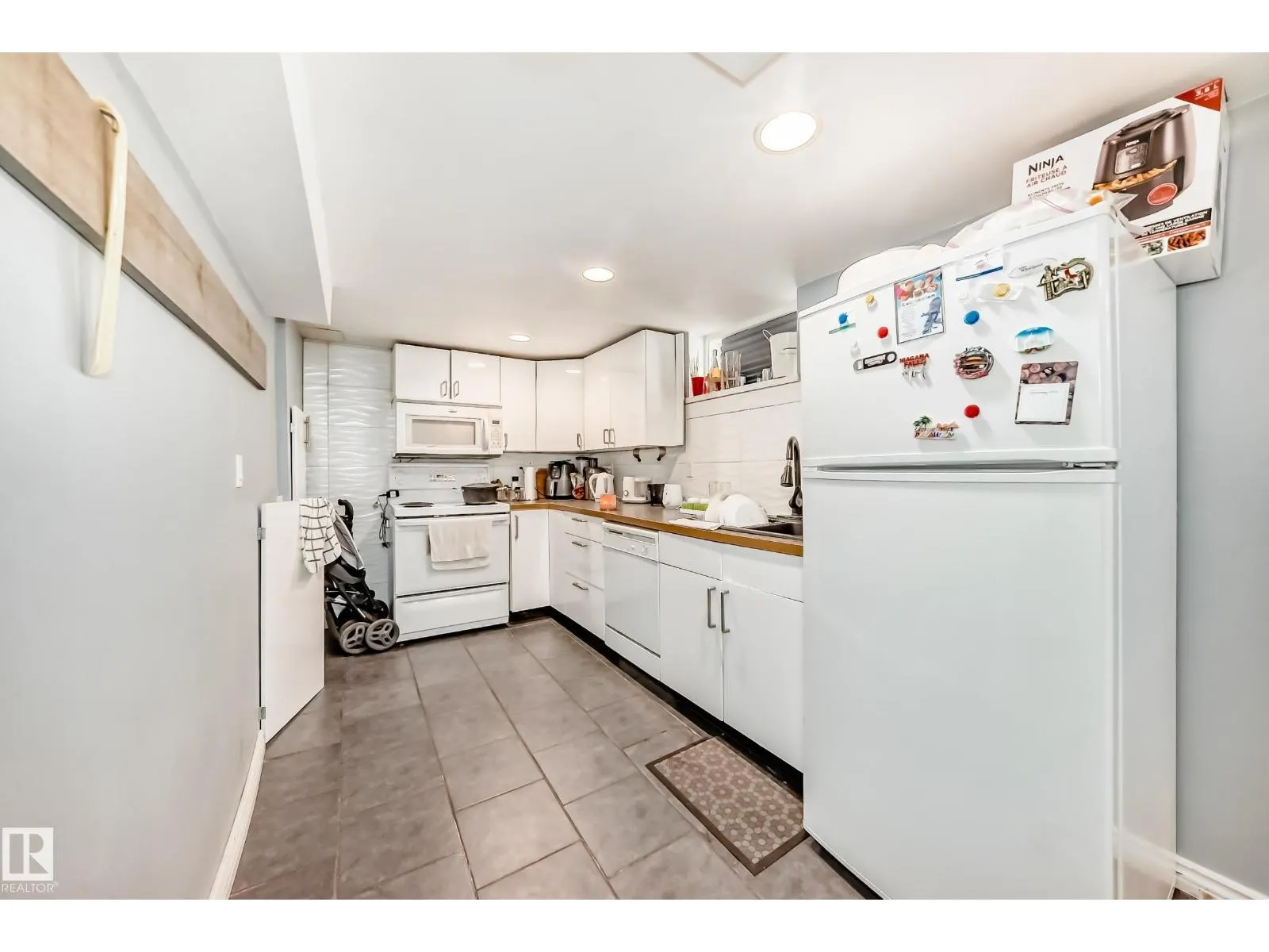 10510 79 AV NW