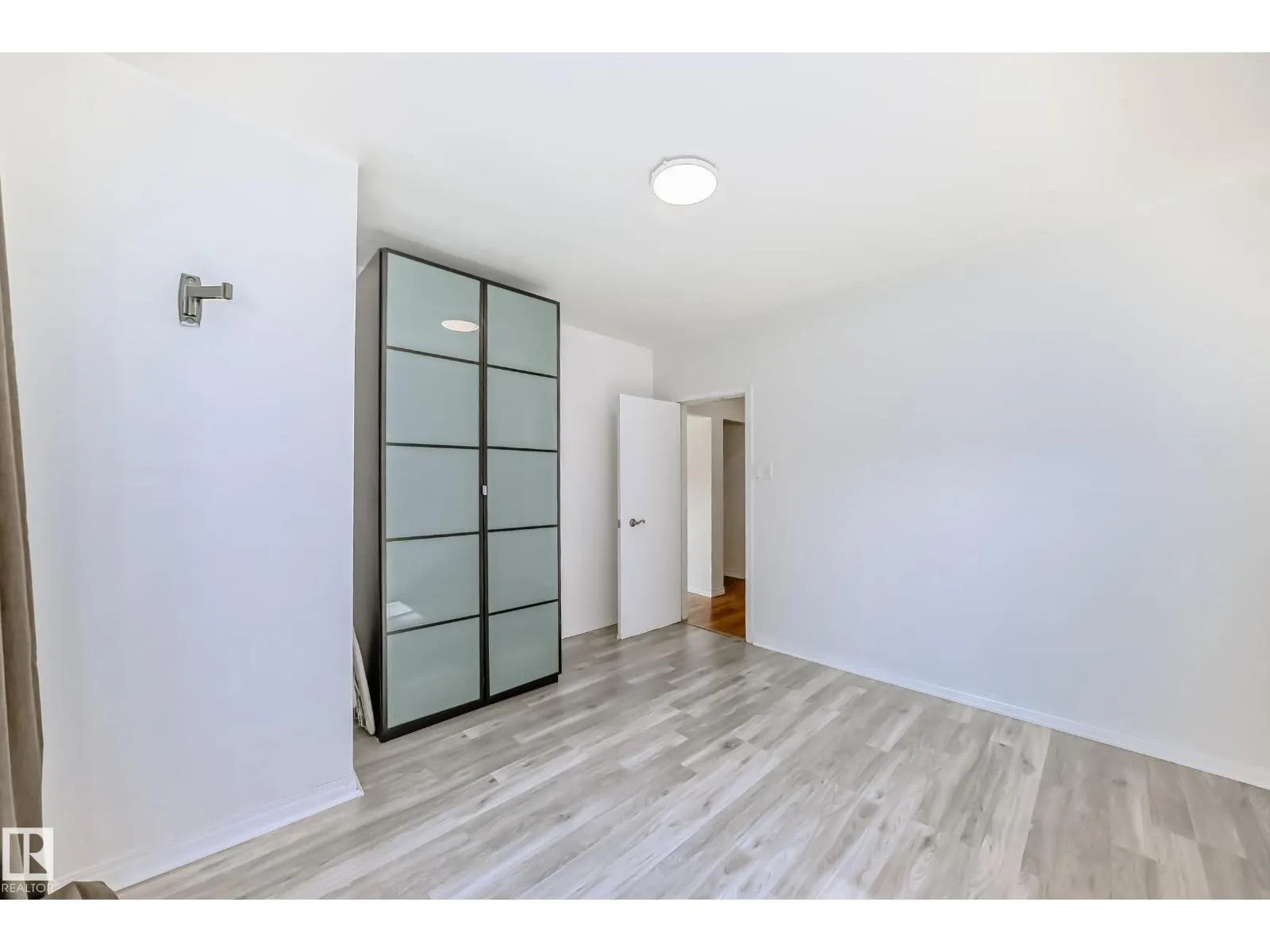 10510 79 AV NW
