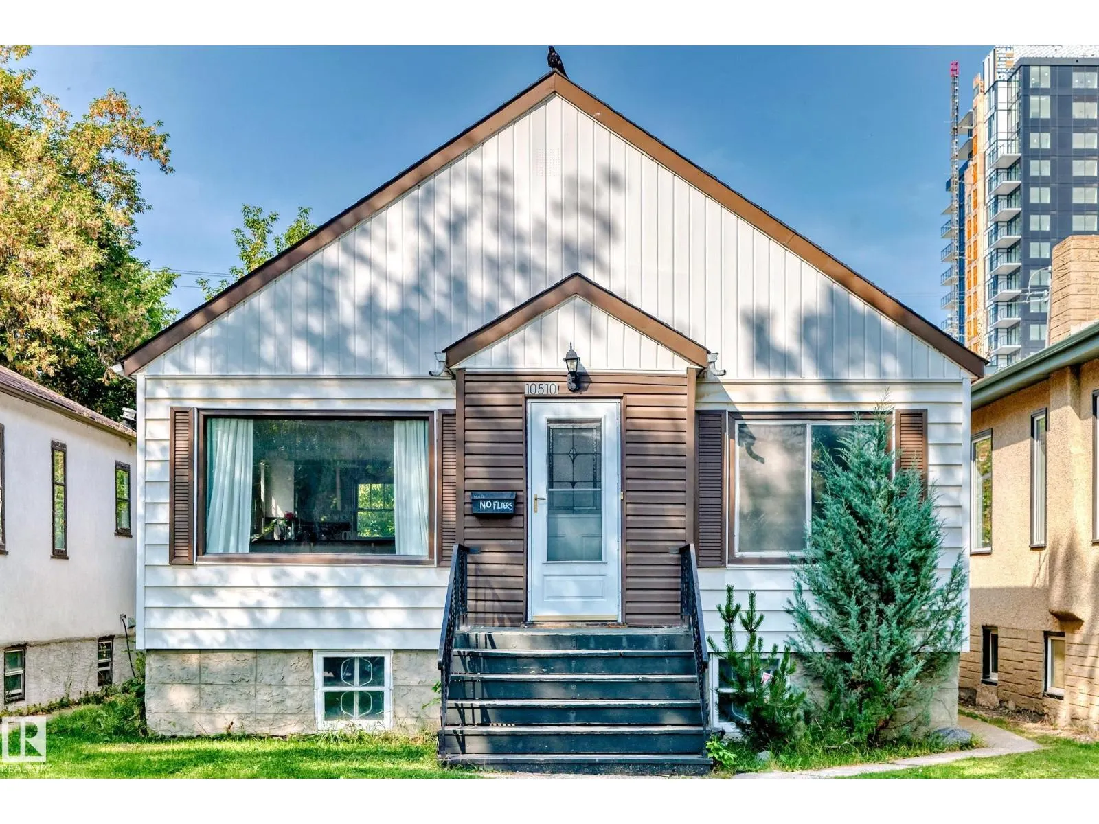 10510 79 AV NW