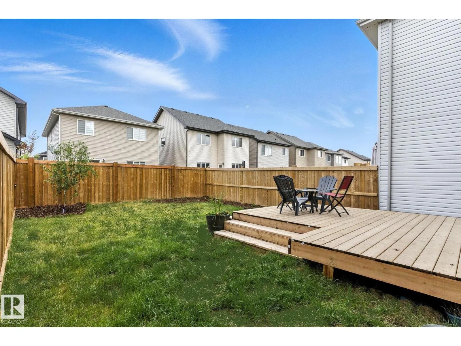 1742 ERKER WY NW