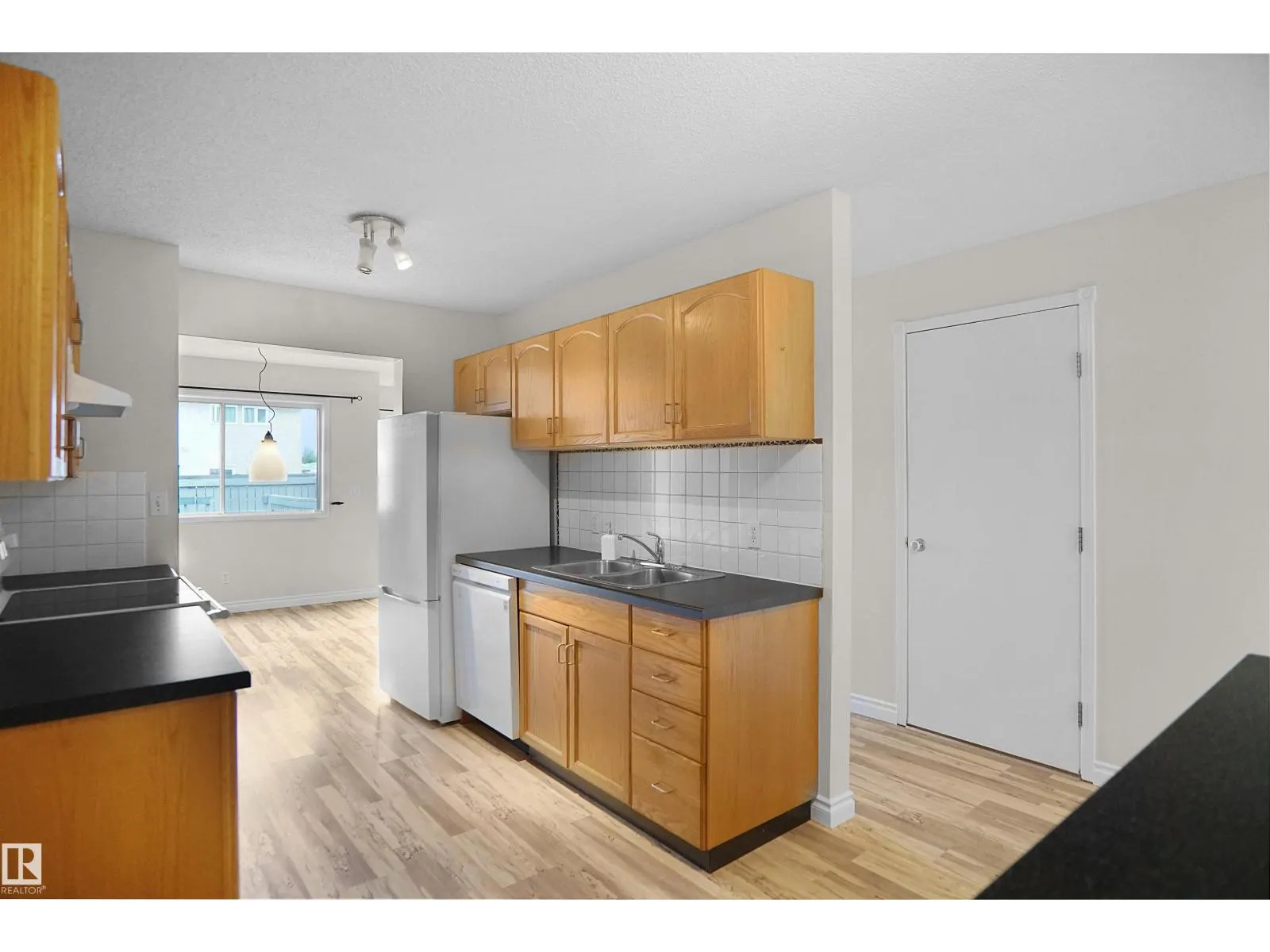 #17 14717 34 ST NW