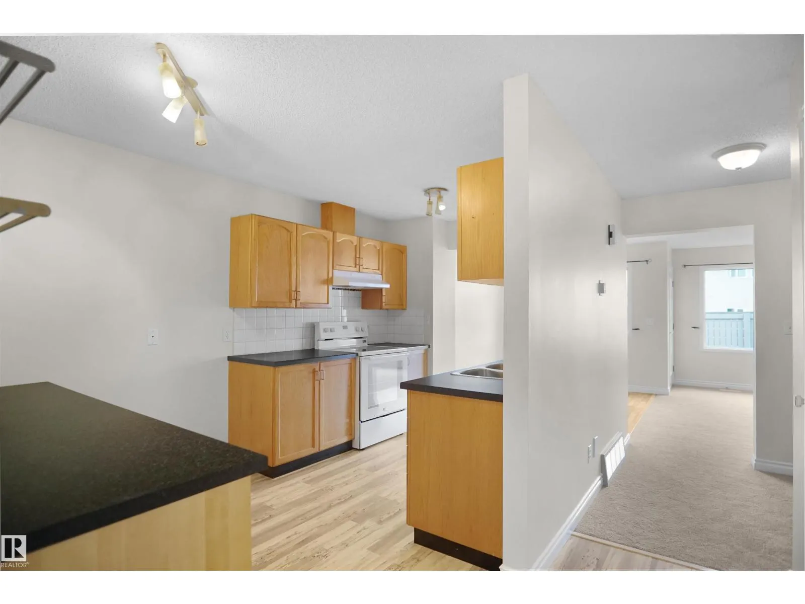 #17 14717 34 ST NW