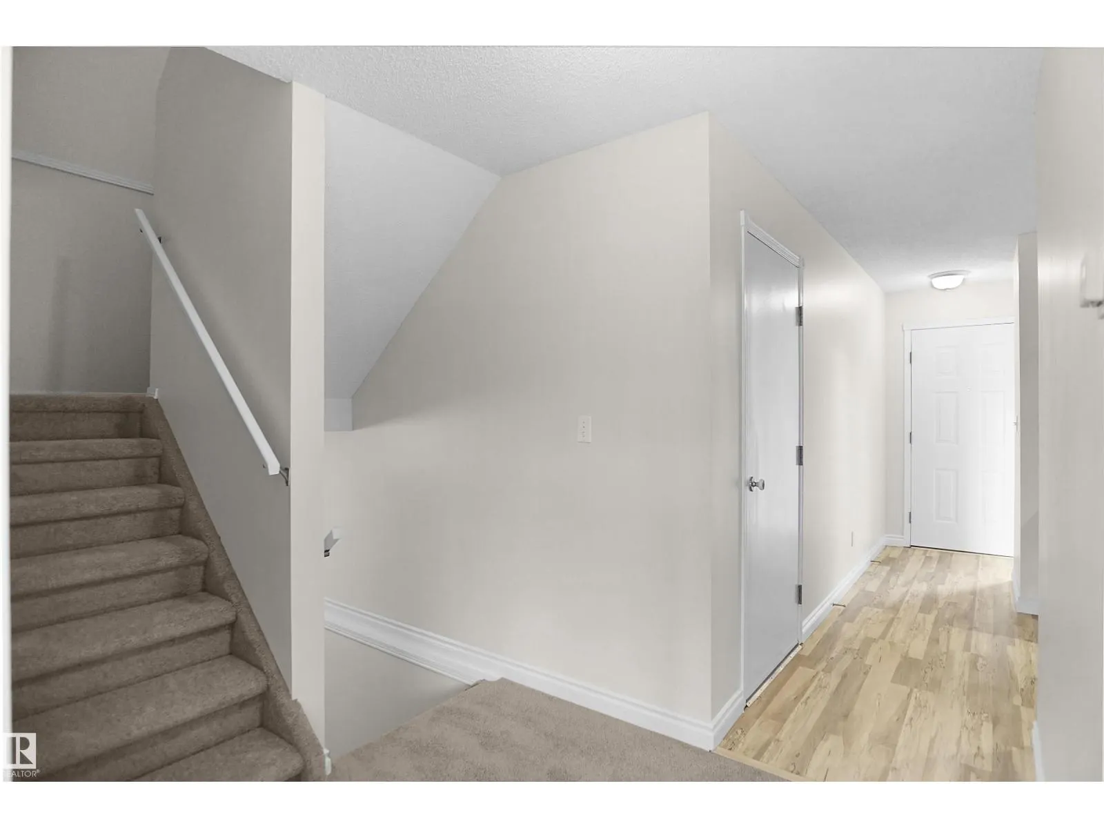 #17 14717 34 ST NW