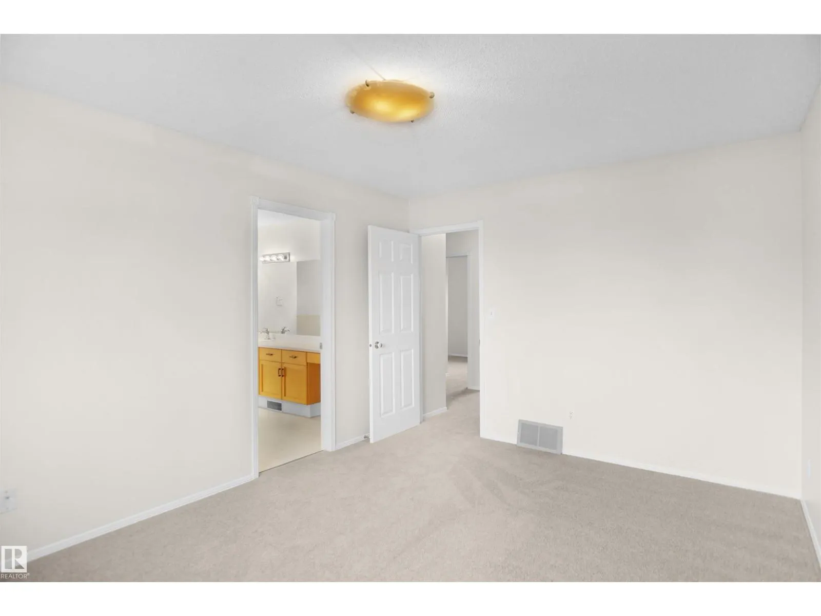 #17 14717 34 ST NW