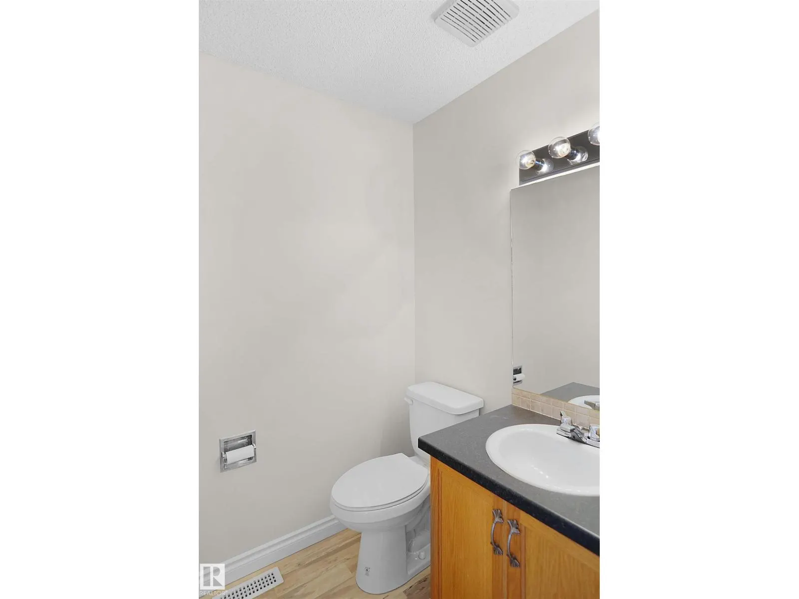 #17 14717 34 ST NW