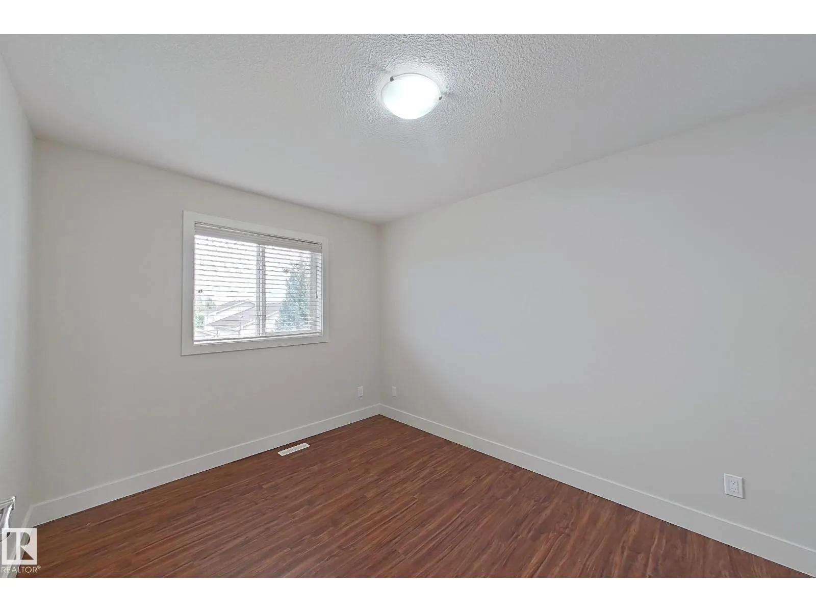 15135 31 ST NW