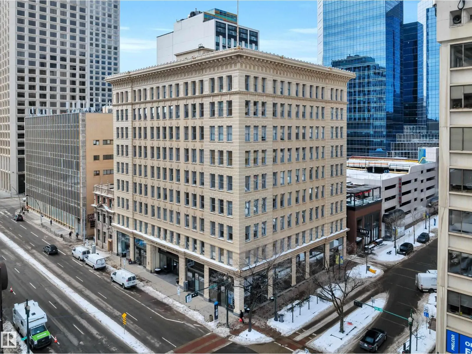 #808 10134 100 ST NW