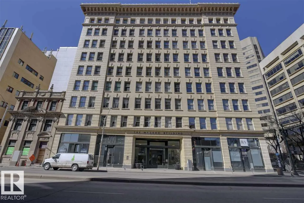 #808 10134 100 ST NW