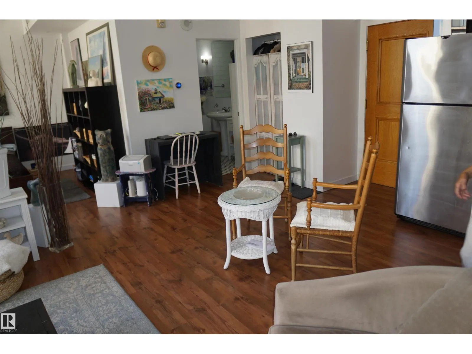 #808 10134 100 ST NW