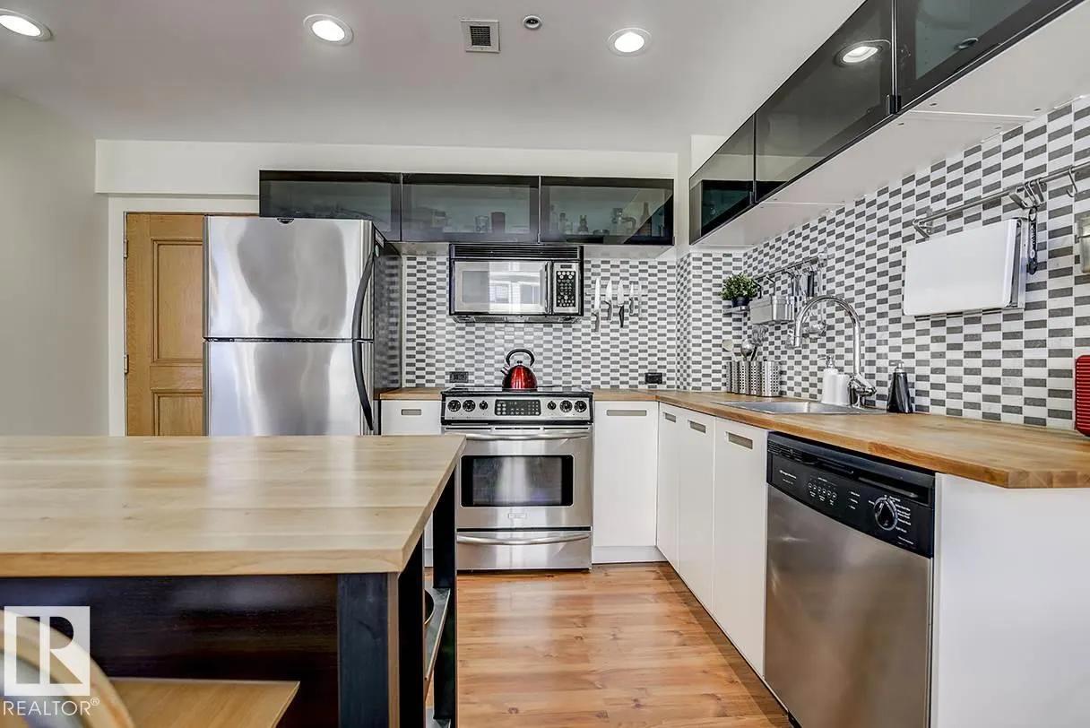 #808 10134 100 ST NW