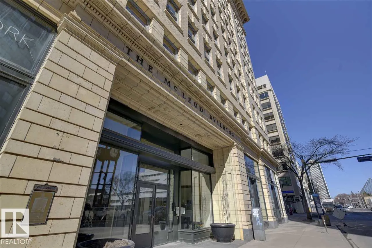 #808 10134 100 ST NW